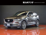 中古車専門再生工場にて熟練専任スタッフが丁寧に清掃、仕上げを実施しております。また、お客様に安心してご検討いただける様、公取協が定める基準に基づき車両検査を実施し、車両状態評価証を発行しております。