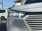 LEDヘッドライトは、点灯の瞬間から最大光量を発揮し、突然暗くなるトンネルなどでの安定感を高めます。