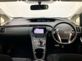 シンプルながら機能性あふれる運転席廻りです。視界性もよく、運転しやすいですよ。