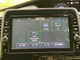 FM・AMラジオやテレビ、Bluetooth Audioなど、複数の音源を画面から選べます。使いたい項目を一覧で確認しやすく、普段の通勤やお出かけの際にも好みに合わせて活用できます。