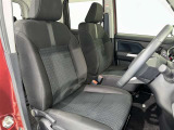 高いホールド性で運転姿勢が安定します。長距離ドライブでも疲れにくいのが魅力です。快適なドライビングライフをお送りください♪