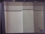 後席にお乗りの方が眩しくないように日差しを軽減する格納式リヤドアサンシェードが付いてます
