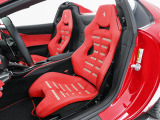 アルカンターラ素材を使用し、Rosso FerrariとTortoraを組み合わせたデイトナスタイルシートでございます。