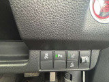 運転席横にある各種設定スイッチです。詳しくはスタッフまでお声かけください。