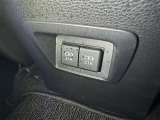 充電用USB端子付き。スマートフォンなどの充電に便利です。