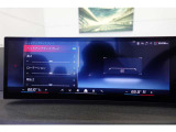 クルマの頭脳ともいえる、管理システム、iDrive。ナビだけではなく、オーディオ操作や車両情報の表示などをコントロールできます。便利さと安全性の向上にも繋がっています。