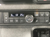 【シートヒーター】寒い日に重宝するシートヒーター!エアコンより早く温まってくれるので寒がりの人も安心ですね♪エアコンの温風は乾燥するから苦手、という方にもをおすすめです。