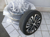 エンジンルームクリーニング済み。本車両は定期的にエンジンオイル交換を実施しておりました。近年のエンジンオイルは高性能・高品質なのでオイルメンテが悪いと大きなトラブルに繋がる可能性が高くなります。