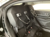 リアシート座面を持ち上げると、背の高い荷物を積むのに便利なトールモードに変身します!多彩なシートアレンジで使い勝手良好!