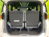 【パワーバックドア】スマートキーや運転席のボタンを押すだけでリアゲートが自動で開閉します!荷物を持っている時や、高い位置にあるバックドアを閉める際に便利な機能です♪