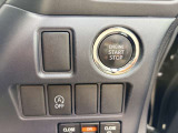 運転席操作部の写真です!席から操作しやすい位置に配置されており、快適な運転の強い味方となってくれます。ぜひ来場して、実際に触ってみてください♪