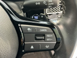 【アダプティブ・クルーズ・コントロール】予め設定した車速内でクルマが自動的に加減速。 前走車との適切な車間距離を維持しながら追従走行し、高速道路でのドライバーの疲労を軽減してくれる嬉しい機能付♪
