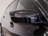 【BMWミラー】視認性の高いスタイリッシュなミラー。自動防眩機能も付いており夜間のドライビングをサポートします。