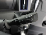 外の明るさに応じてライトを自動点灯・消灯してくれるオートライト付き♪