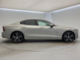 全国のVOLVOからお取り寄せが可能※!遠方の店舗に展示してあるクルマが気になる場合も、最寄りの店舗でご購入ただくことが可能です!是非私たちに要望をお聞かせください!※別途費用
