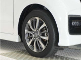 ◆純正アルミホイール装着車◆これで足元まわりも、おしゃれにきまります!