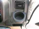 運転席側に飲み物手元に置けます。