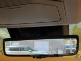 【デジタルインナーミラー】後席の大きな荷物や同乗者で後方が確認しづらい時でも安心!カメラが撮影した車両後方の映像をルームミラー内に表示。クリアな視界で状況の確認が可能です!