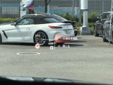 国道1号線に沿い横浜市営地下鉄「三ッ沢上町駅」から徒歩約10分。 BMW Premium Selection 横浜三ッ沢店 / 〒240-0062神奈川県横浜市保土ヶ谷区岡沢町322-3