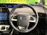 【純正革巻きステアリング】上質な革を使用することで、手にしっかり馴染みとても運転しやすいハンドルです♪
