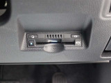 ETC車載器は、ビルトインタイプですっきり収納され、見た目も使い勝手も満足のアイテムです。