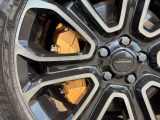 【フロントブレーキキャリパー(蛍光ブロンズ)メーカーop価格￥64000】蛍光ブロンズのキャリパーが車両にインパクトを与え外観のスポーティさを際立たせます。