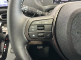ステアリングにオーディオ操作スイッチが付いています。オーディオ画面に直接タッチしなくても操作が出来ますので、運転に集中できます。