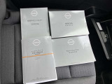 各種取り説・メンテナンスノート揃ってます!車の履歴書です。過去の整備履歴も一目瞭然!納車時に新しいメンテナンスノート(保証書)を発行致します。