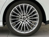 ■純正19inアルミホイール/MBロゴ入ブレーキキャリパー/輸入車専門・国産車専門・バイク専門メカニックも在中しておりますので、整備だけでも依頼したいというお客様へのニーズもお答えいたします!