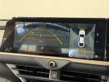 【バックモニター】 車庫入れの後方確認や、バックで駐車場に出入りの際等に後方を確認するのをお手伝いできます