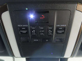 デュアルパワースライドドア&パワーバックドア装備!運転席周りのスイッチひとつで各ドアを自動で開閉でき楽々スムース♪スマートキーを携帯していれば、スイッチを押すだけで解錠&ドアオープンできます♪