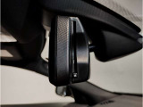 ☆BMWのルームミラーには自動防眩機能が備わっております。後続車のヘッドライトの明るさで幻惑されるのを防止☆