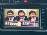 テレビ番組を画面で視聴でき、停車中の待ち時間を過ごす際にも便利です。映像が表示されるので内容を確認しやすく、お出かけ先での休憩時間にも活用いただけます。