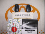 スマートキー付。取扱説明書とメンテナンスノートもあります☆品質評価シート付いてます!トヨタ認定中古車ライト!!