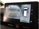 苦手な車庫入れも安心の全周囲モニター装備です☆彡