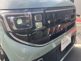 LEDライトは白色光で遠くまで明るく照らし、夜間の安全運転をサポートします