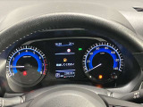 【メーター】メーター内のカラーディスプレイには運転をサポートするさまざまな情報を表示!