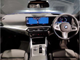☆センターパネルを運転席側に僅かに傾けたBMW独特のインパネ☆【駆け抜ける歓び】はここからもスタートしております☆