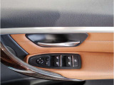 当社BMW認定中古車は全車保証付きでございます。また保証料金や整備費用はお見積書内の諸費用・税金に追加計上する事はございません。認定中古車保証付きのお支払総額でお見積りご依頼の上、他店とお比べください