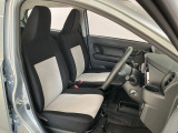 【運転席・助手席】内装ルームクリーニング済みです。しっかり綺麗にしていますので、是非、お確かめください。車に自信があるからこそ、是非一度ご来店頂き内外装も見てもらえると幸いです。