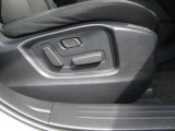 ETCももちろん搭載。いちいち料金所で停車する必要なんて当然ないです。スムーズにストレスなくドライブをお楽しみください。(※支払総額にセットアップ費用は含まれておりません。)