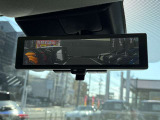 大好評「インテリジェントルームミラー」!車両後方のカメラ映像がミラーに映るので、乗員や荷物が多くても安心♪夜間や悪天候の日でもクリアな映像で視界良好です◎