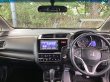 フロントガラスが大きく、ワイドな視界で運転もしやすくなるように、設計されています。