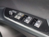 運転席からも操作可能な全席パワーウィンドウが装備されています。