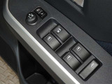 電動格納式ドアミラー・パワーウインドウを装備しています。