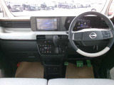 操作しやすい運転席廻り!操作パネルも使いやすい!!ドライブが楽しくなります!