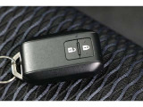 ■スマートキー■ 鍵を身に着けていれば、ドアの施錠・開錠が可能です!バッグから鍵を探し出す必要もないので、たくさん荷物を持っていたり雨の日傘をさしている時にも便利ですね!