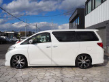 女性にも安心してお乗りいただけるよう、車内の清掃には特にこだわり、メーカー販売時の状態に近づける為に妥協は致しません!!