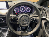 【純正革巻きステアリング】上質な革を使用することで、手にしっかり馴染みとても運転しやすいハンドルです♪