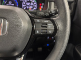 Hondaセンシングの機能のひとつ、アダプティブクルーズコントロール付!アクセルから足を離しても設定したスピードと前車との車間を保ち走行してくれます!車線維持もアシスト☆高速道路で疲労軽減ですね☆